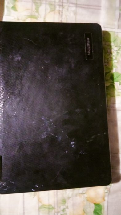 Продам ноутбук на запчасти