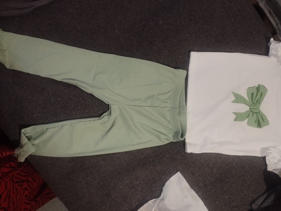 Новий дитячий костюм для дівчинки