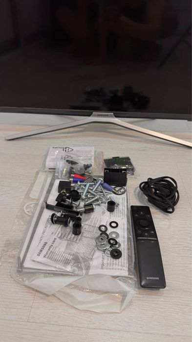 Телевізор Samsung   5 серії M5500 32” Full HD Smart TV