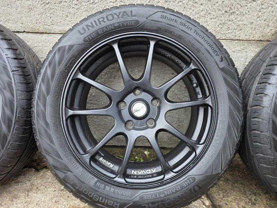 205/55R16 Uniroyal RainSport5 + Felgi Adavan