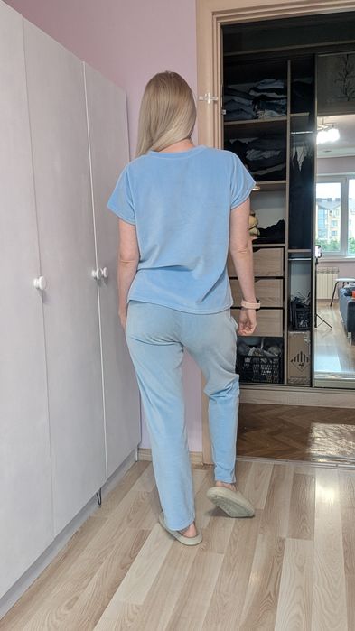 Голубий жіночий велюровий костюм 4 в 1 халат, штани, футболка, шорти