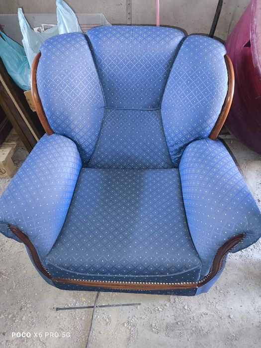 Sofá cama , 2 poltronas