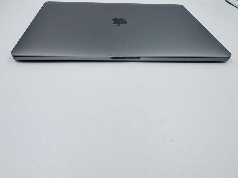 Apple Macbook Pro 16 2019 i9 8 Core 32GB RAM 1TB SSD AMD 4GB IL7005
