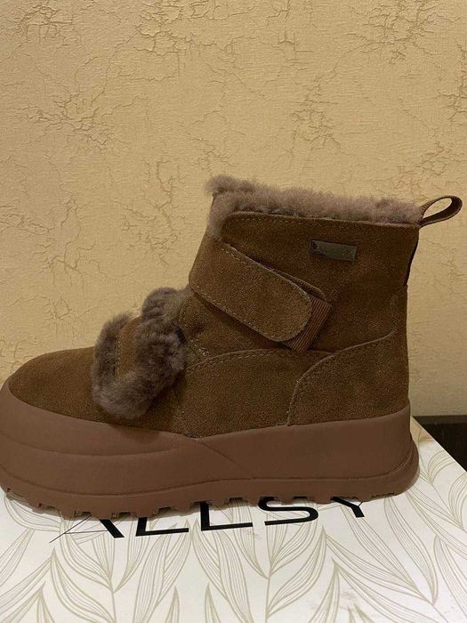 ЗИМОВІ черевики, натуральна замша, 38 повномірні
