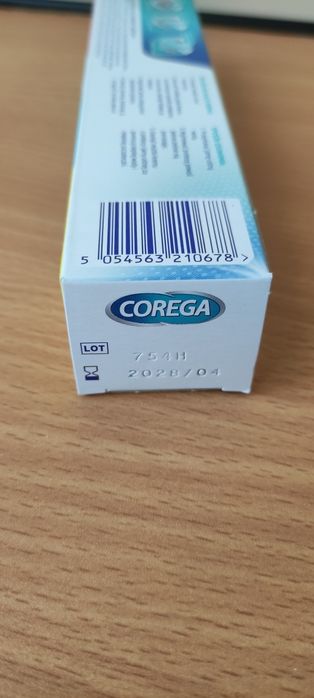 Corega krem mocujący do protez zębowych