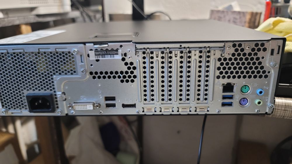 Системний блок Fujitsu Esprimo D556