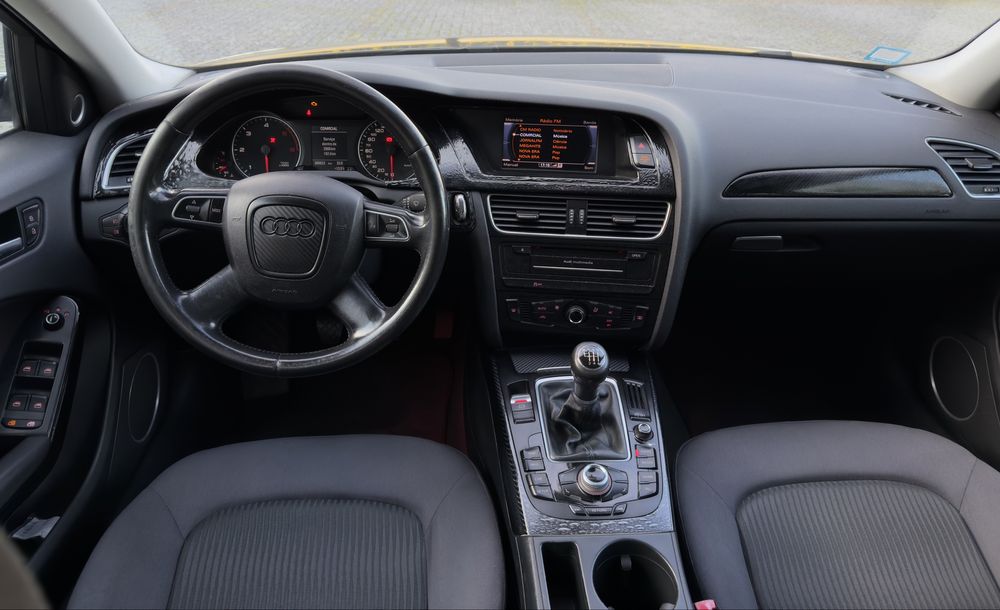 Audi A4 2.0 TDI 150 CV Ano 2010 ( Kit RS )