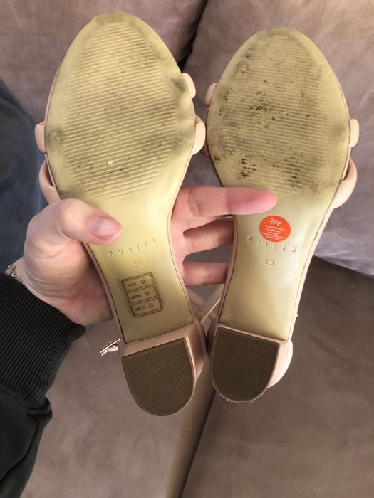 Pudrowo różowe sandałki r.39