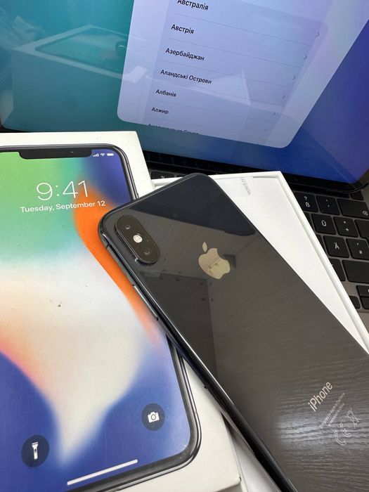 Продам телефон - айфон IPhone X 64 GB Black
