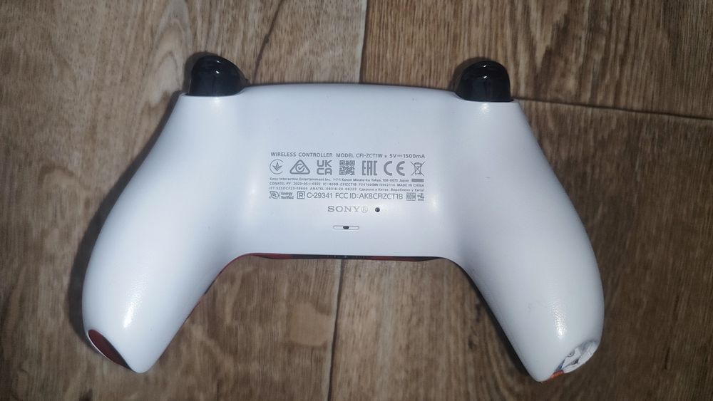 Dualsens 5, не больше полу года