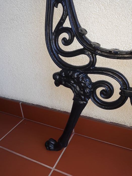 Nogi żeliwne do ławki