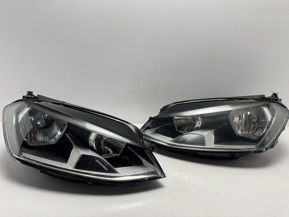 Передні фари на Volkswagen Golf 7. Галоген. Оригінал.