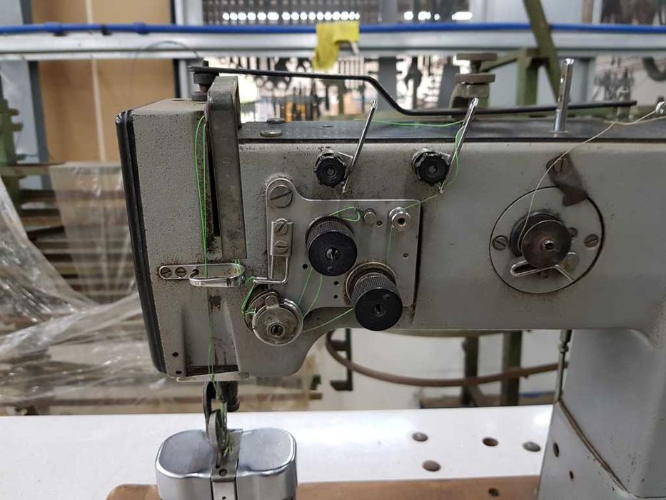 Máquina de costura de 2 agulhas marca Adler, mod. 268-203S