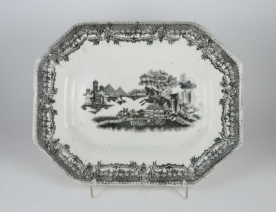 Travessa antiga faiança Estatua / Cavalinho - 25.5x20 cm