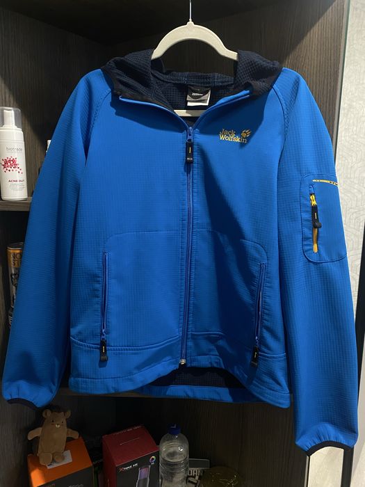 вітровка Jack Wolfskin.