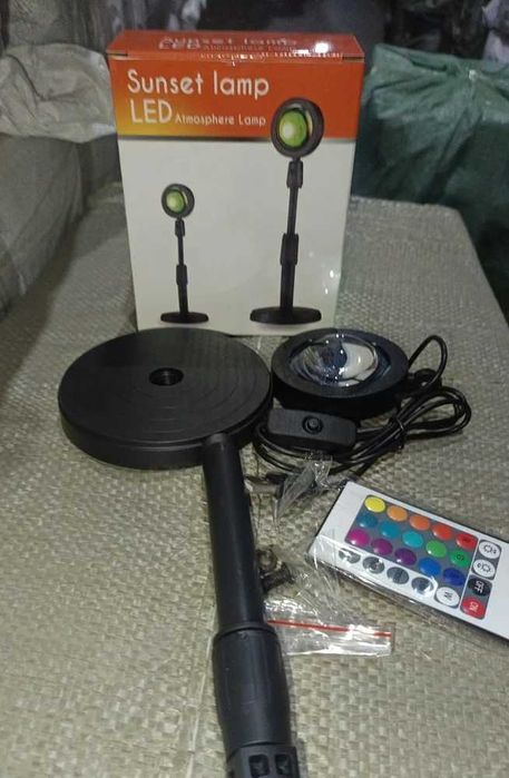 Лампа заходу сонця (16 кольорів) + Пульт. В наявності!