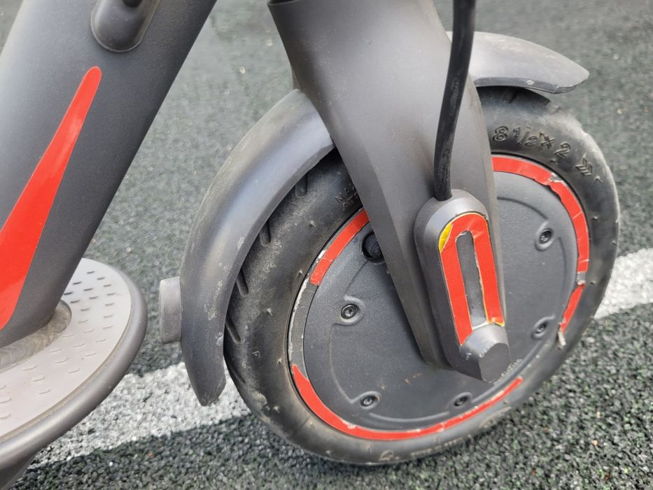 Продам самокат Xiaomi Mi Electric Scooter 1S