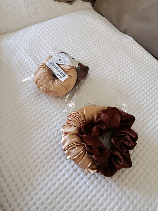 Elásticos cetim para fazer ondas sem fonte de calor. Vendo 2  unid. 3€