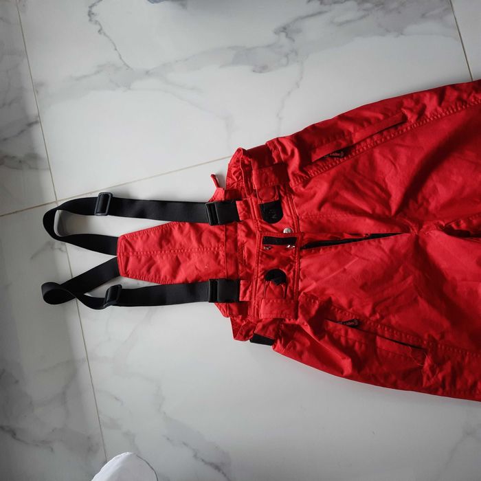 Spodnie na sporty zimowe.