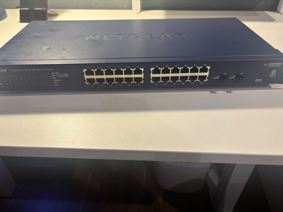 Switch NETGEAR GS724T, 24 Port Gigabit Smart Switch