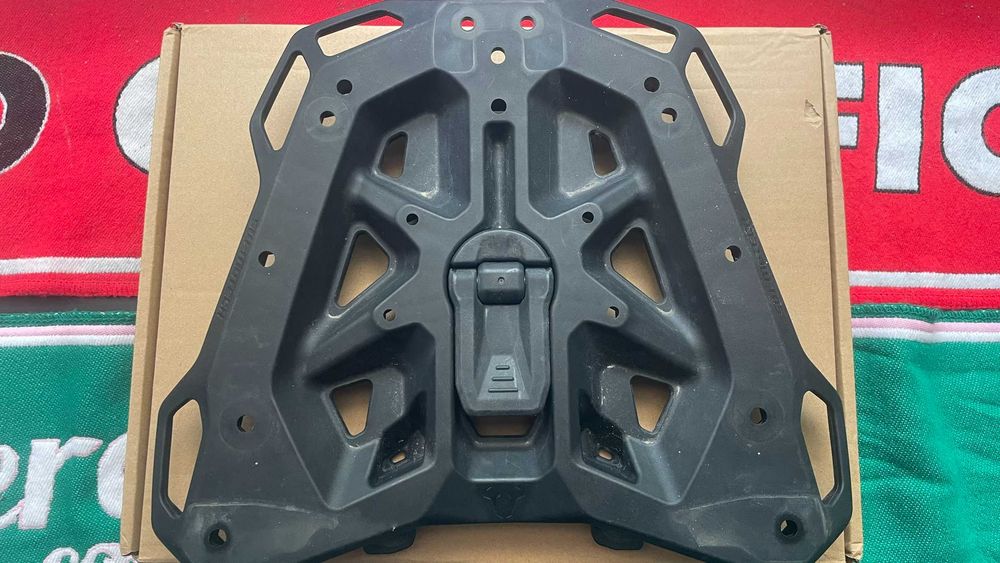 Placa SW-Motech STREET-RACK - Nova custa 40€