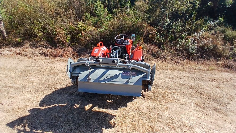 Mini trator yanmar