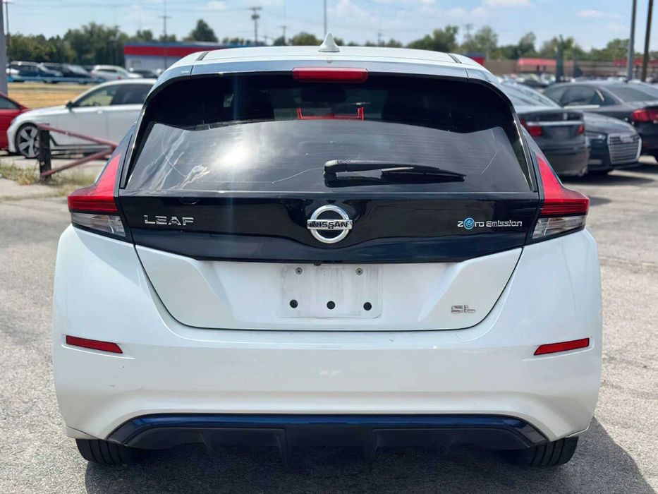 Nissan LEAF      2018