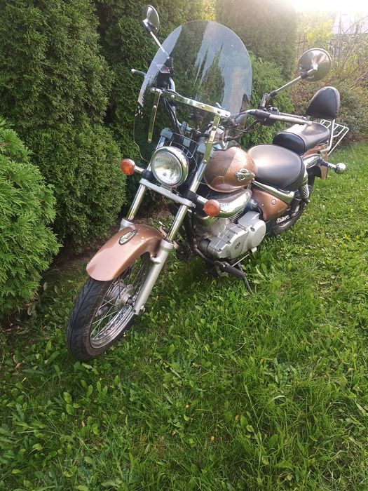 Suzuki. Intruder 125