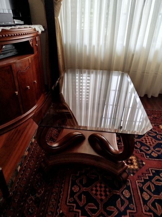 Mesa de sala de visitas