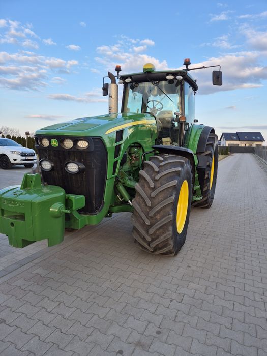 Ciągnik John Deree 8330