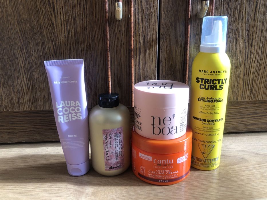 Zestaw kosmetyków do loków kręconych włosów cantu neboa davinesużywane