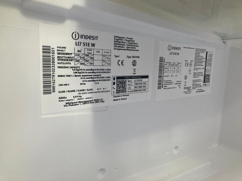 Frigorífico novo combinado Indesit (faço entrega por valor adicional)