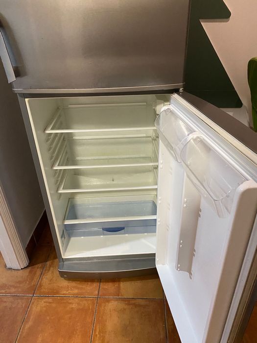 Geladeira em bom estado