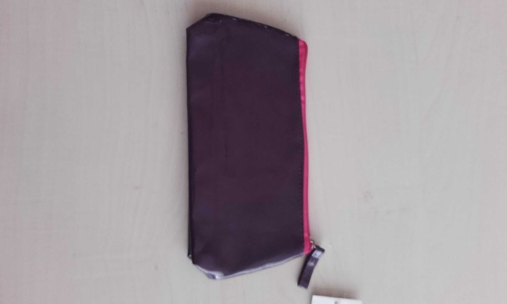 Kosmetyczka damska fioletowa