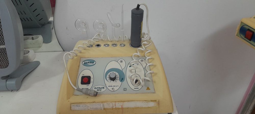 Conjunto aparelhos Estética (Vaporizador; Ultra Frequência)