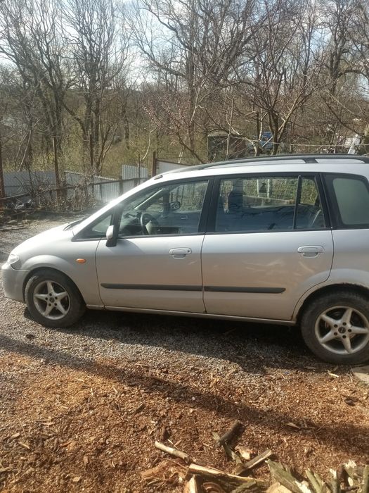 Автомобіль Мазда