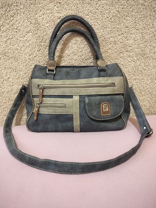 Сумка жіноча , дуже зручна