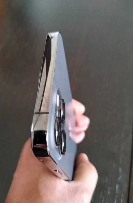 iPhone 12 Pro Max 256GB – Like New, No Scratches!64750719060995122