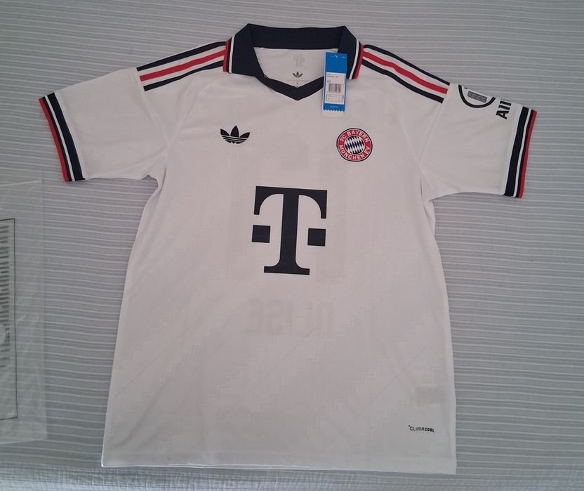 Camisola futebol FC Bayern nova