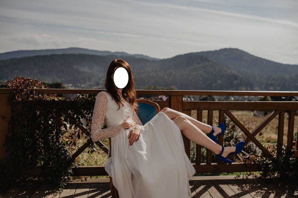 Suknia ślubna z niebieskim paskiem, koronkowy rękaw, 36-38, ecru