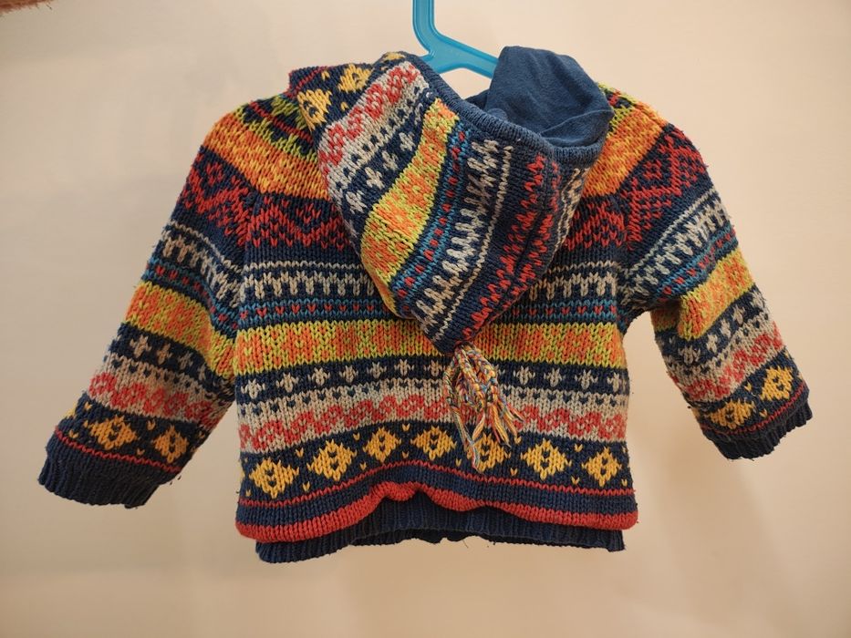Sweterek rozpinany dziecięcy z kapturem