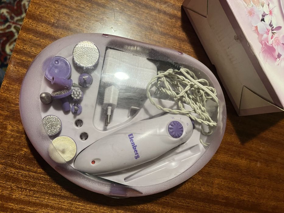 Продам електричний набір для мкнікюра та педікюра Elenberg MS-715