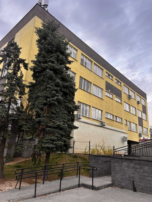Budynek przystosowany pod przychodnię medyczną