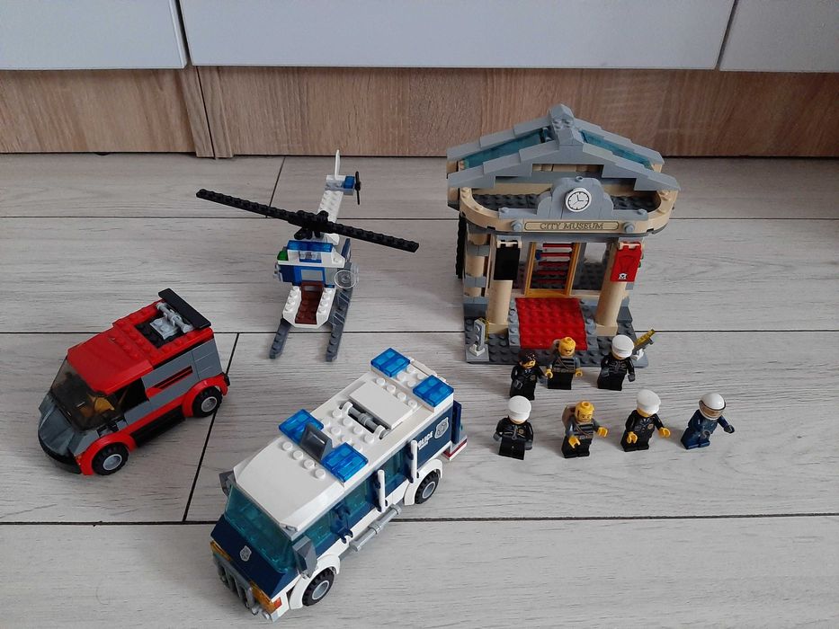 LEGO City 60008 Włamanie do Muzeum Lego Police