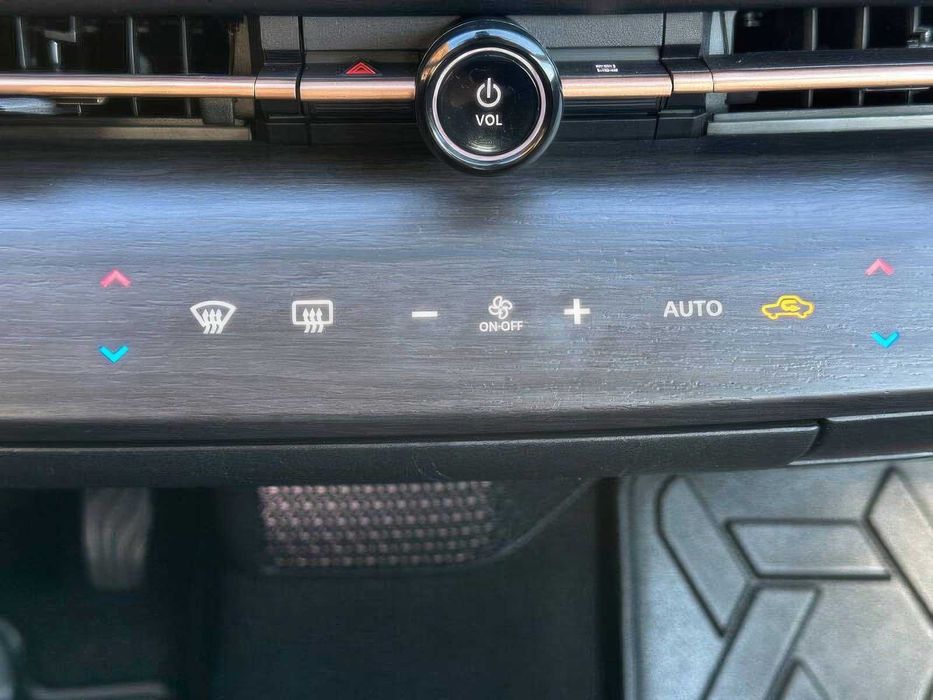 Nissan Ariya Platinum      2023