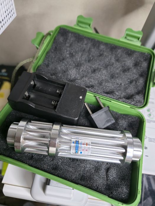 Мощный прожигающий лазер