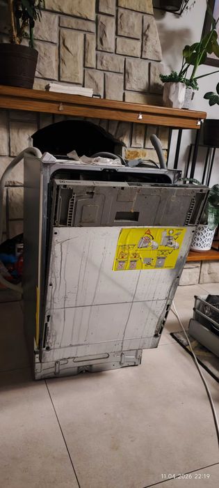 Zmywarka do zabudowy Elektrolux ESL4510LA 45 cm uszkodzona.
