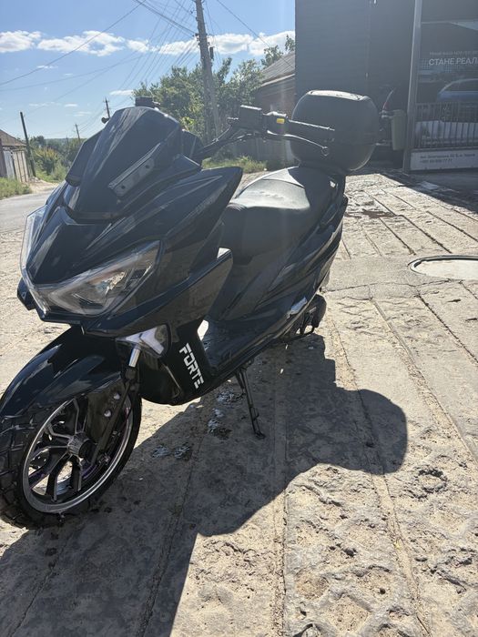 Продам скутер 150 кубов