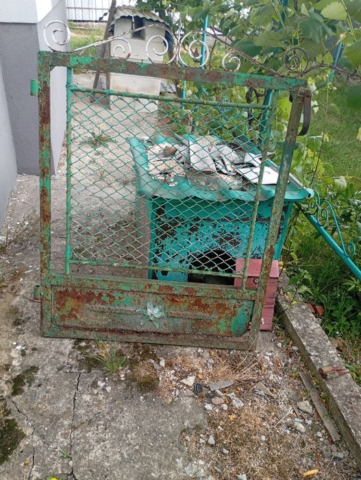 Паркан(огорожа) для дачі або дому
