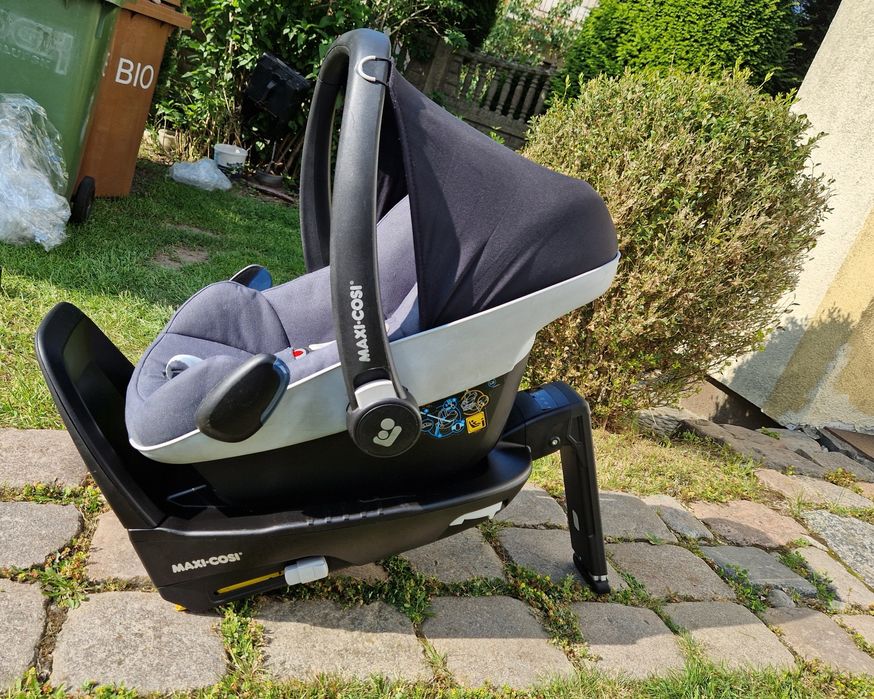 Fotelik samochodowy Maxi-Cosi Pebble Pro wraz z bazą
